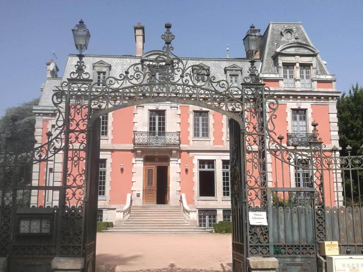 Chateau Sallandrouze Bed & Breakfast Aubusson  Exterior photo